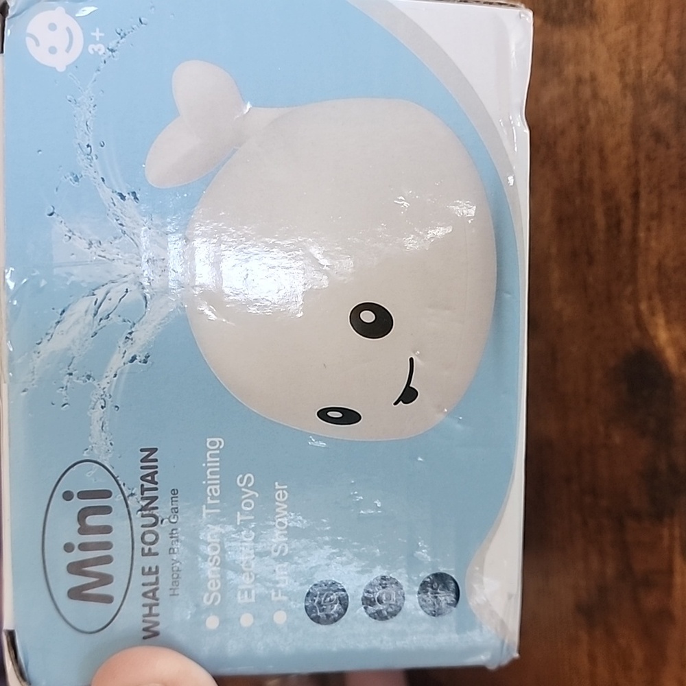Mini Whale Fountain Bath Toy Baby And Toddlers- Gray 1-3yrs Old Light Up Whale